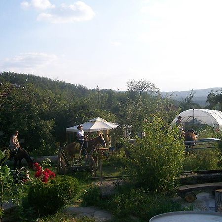Subotkovtsi Staroto Shkolo House - Rooms For Guests מראה חיצוני תמונה